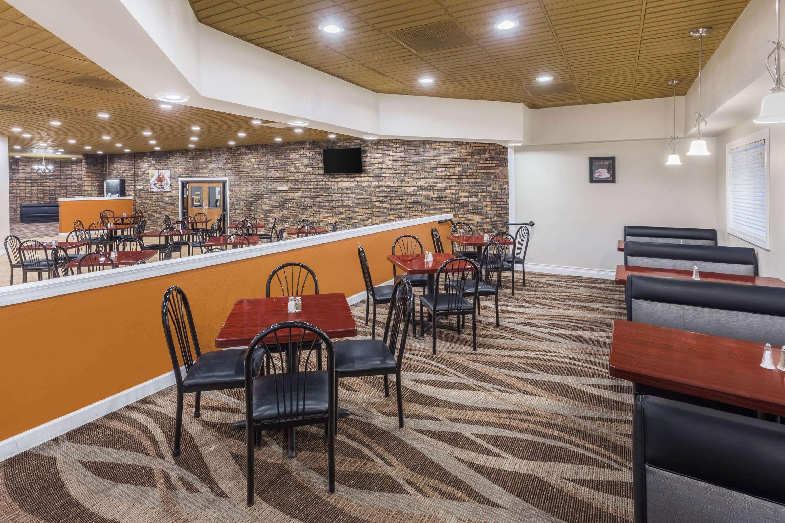 Americinn By Wyndham Janesville Esterno foto