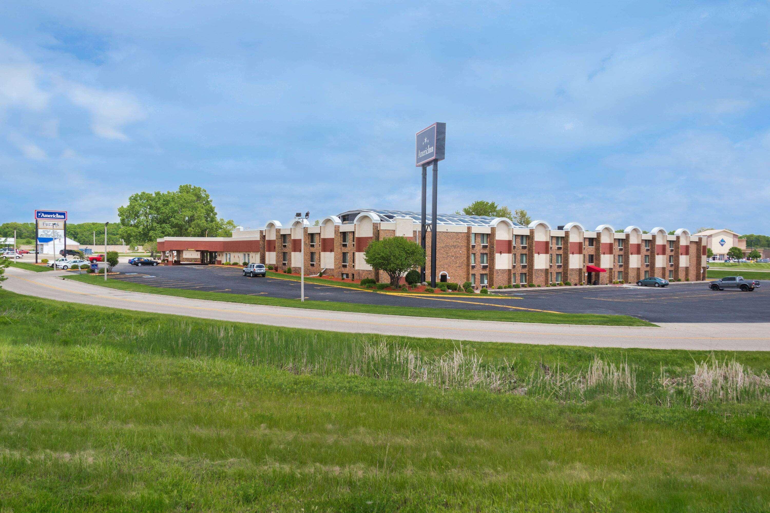 Americinn By Wyndham Janesville Esterno foto